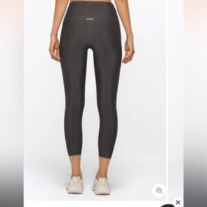 Lorna Jane Cool Touch Lotus Ankle Biter Leggings- Titanium (Small)